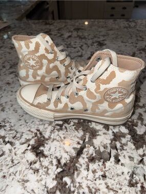 Converse Kids High Top Sneakers in Beige and White Camo